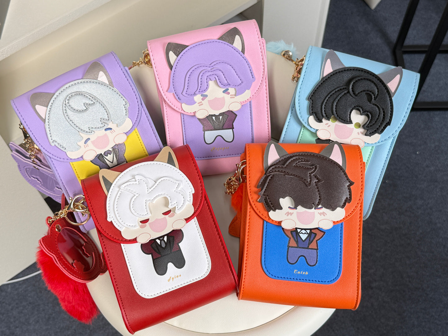 *[Love and the Deepspace] Cat Leather Crossbody Bag (with two badge holders and a fluffy detachable tail) - Rafayel‌/Zayne/Sylus‌/Caleb‌/Xavier