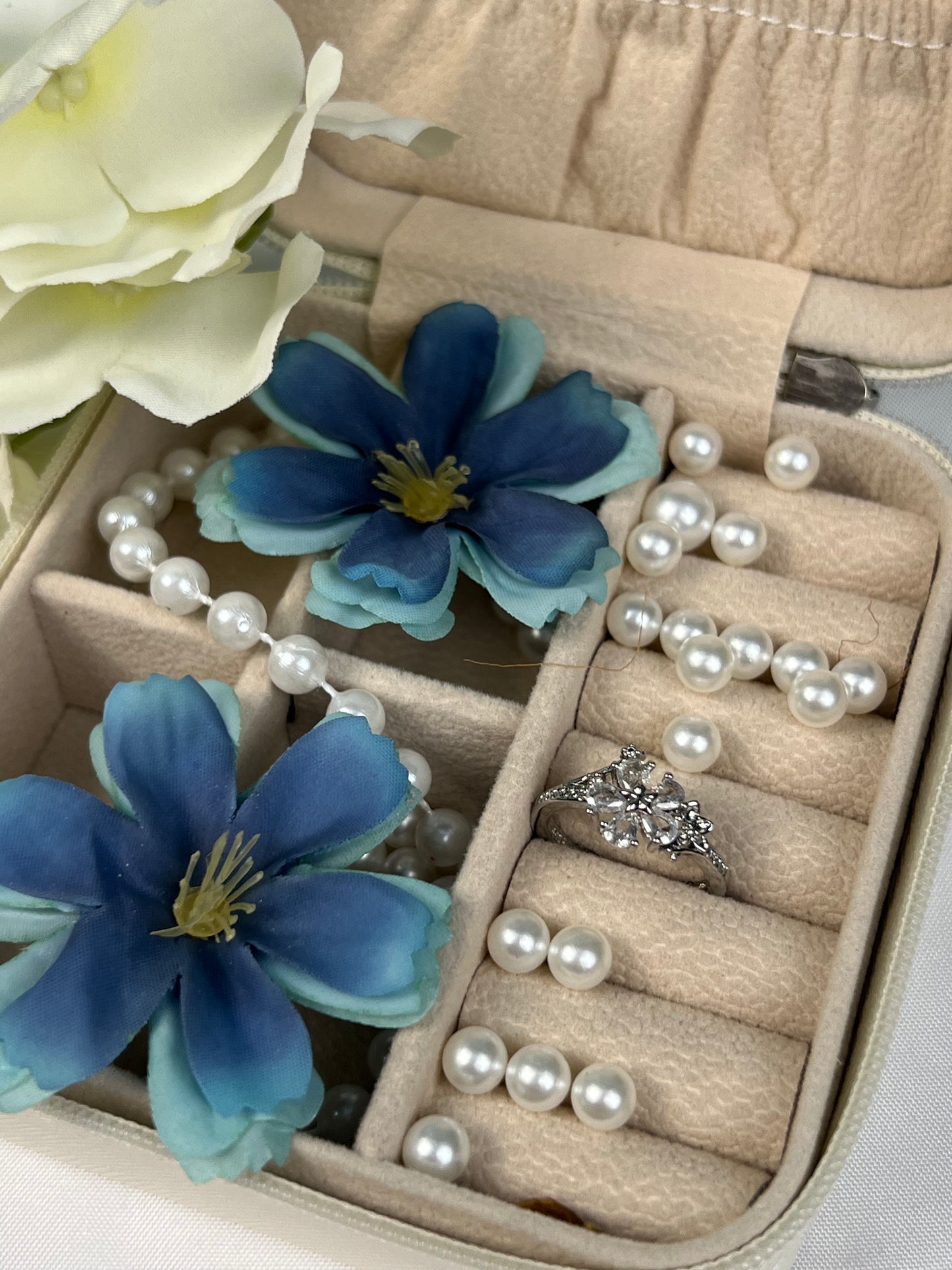 *[Love and Deepspace] Engagement Adjustive Ring 1:1 Replica - Xavier/Zayne/Rafayel/Sylus/Caleb