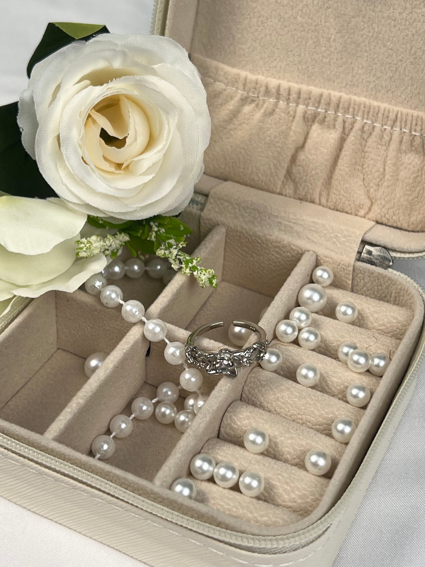 *[Love and Deepspace] Engagement Adjustive Ring 1:1 Replica - Xavier/Zayne/Rafayel/Sylus/Caleb